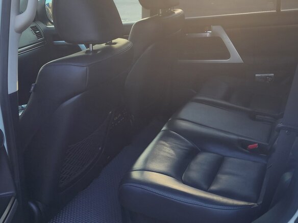 2017 Toyota Land Cruiser 200 Series Рестайлинг 2, белый, 6950000 рублей - вид 11