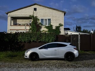 2011 Opel Astra GTC J Рестайлинг, белый, 795000 рублей, вид 1