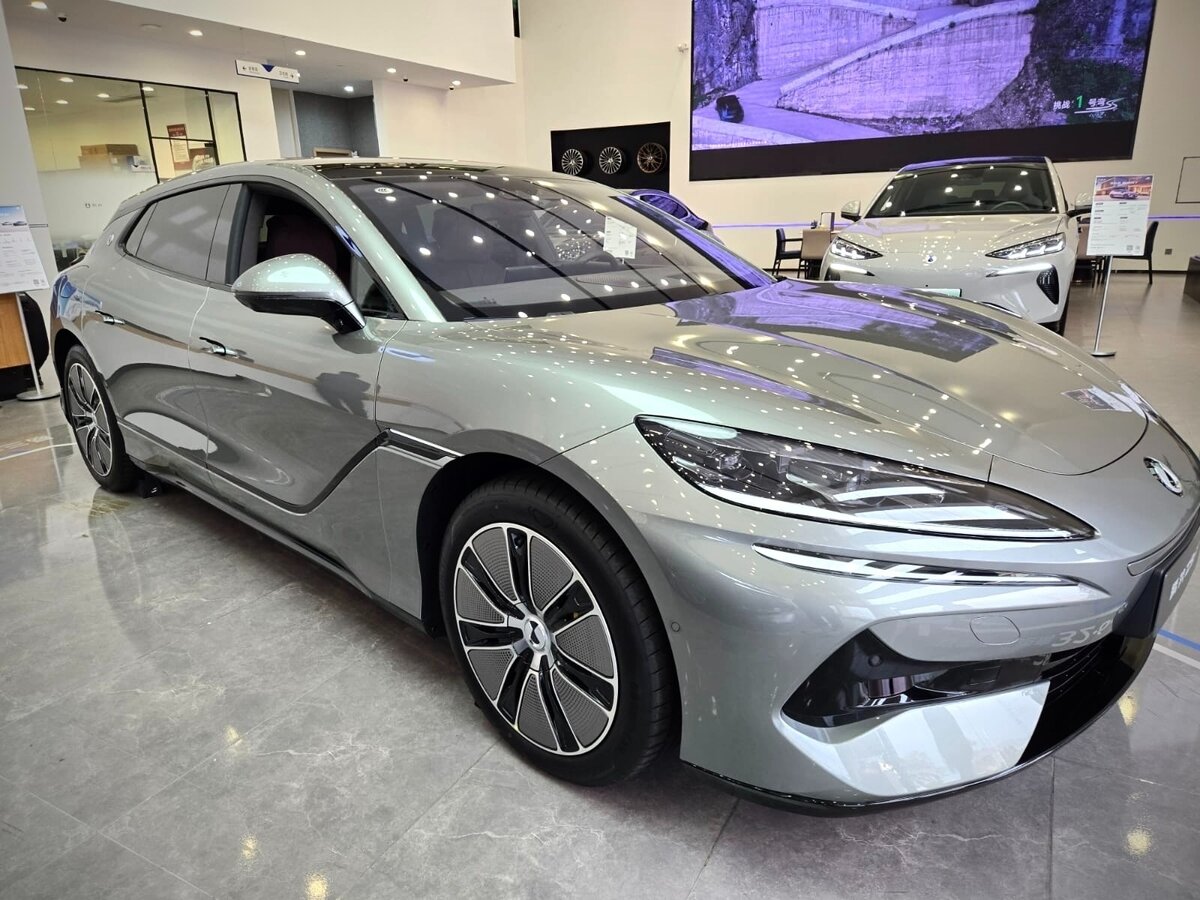 Denza Z9 GT привезет в Европу автопилот God’s Eye