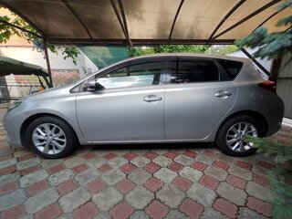 2013 Toyota Auris II, серебристый, 1100000 рублей, вид 3