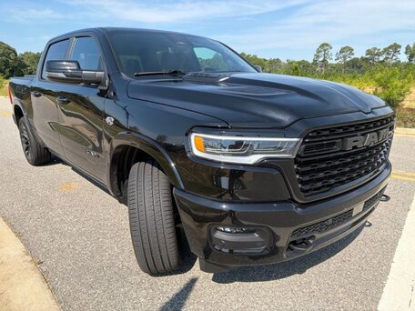 2026 Ram 1500 Crew Cab eTorque V Рестайлинг, чёрный, 9918887 рублей, вид 3