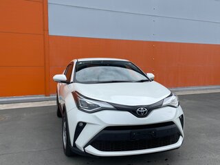 2020 Toyota C-HR I Рестайлинг, белый, 2400000 рублей, вид 4