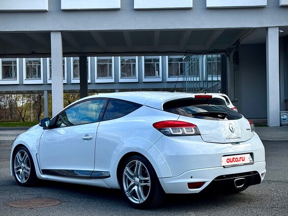 2012 Renault Megane RS III, белый, 1650000 рублей - вид 8