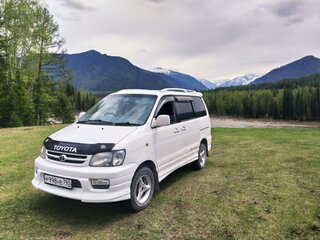 2000 Toyota Town Ace Noah III, белый, 250000 рублей, вид 1