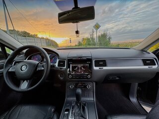 2011 Volkswagen Touareg II, чёрный, 1820000 рублей, вид 5