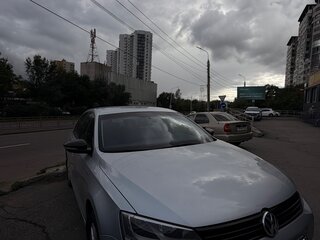2013 Volkswagen Jetta VI, серебристый, 1100000 рублей, вид 3