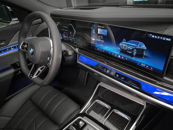 2025 BMW 7 серии 740i xDrive VII (G70), чёрный - вид 6