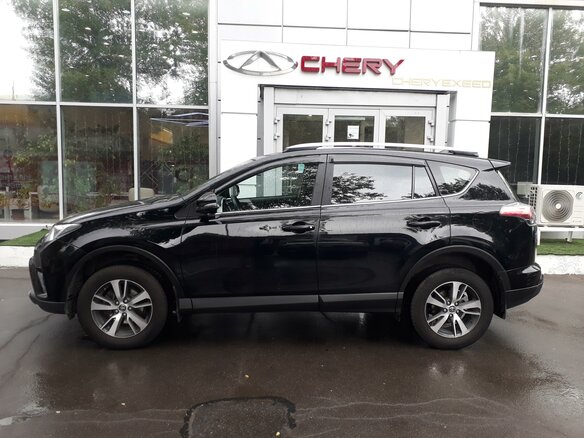 2017 Toyota RAV4 IV (XA40) Рестайлинг, чёрный - вид 3