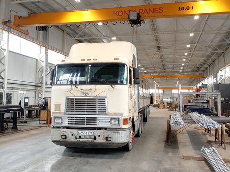 1998 International 9000 Series, бежевый, 1600000 рублей, вид 5