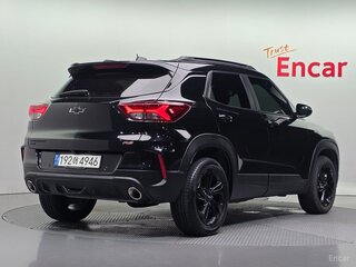 2022 Chevrolet TrailBlazer III, чёрный, 1580000 рублей, вид 3