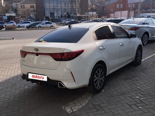 2021 Kia Rio IV Рестайлинг, белый, 1570000 рублей, вид 2