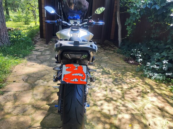 2015 Yamaha MT-09 Tracer (FJ-09), серебристый, 850000 рублей - вид 12