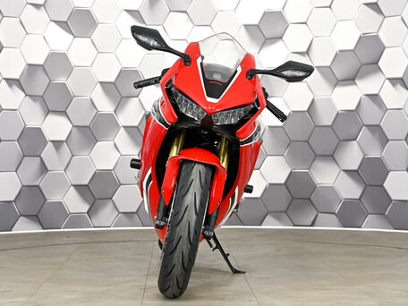 2017 Honda CBR 1000 RR/RA Fireblade, красный, 1377000 рублей, вид 5