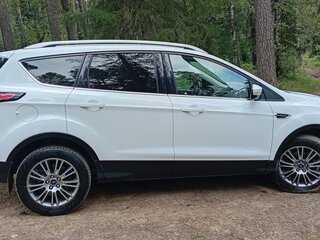 2018 Ford Kuga II Рестайлинг, белый, 1870000 рублей, вид 3