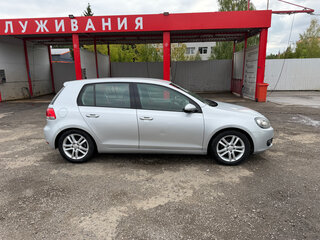 2010 Volkswagen Golf VI, серебристый, 695000 рублей, вид 4