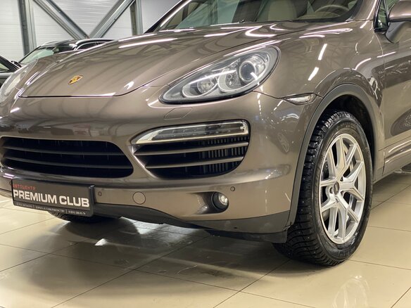 2012 Porsche Cayenne Diesel II (958), коричневый - вид 11