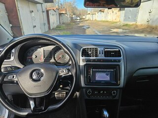2016 Volkswagen Polo V Рестайлинг, белый, 1550000 рублей, вид 4