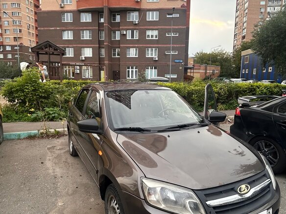 2017 Lada (ВАЗ) Granta I, коричневый, 370000 рублей - вид 2