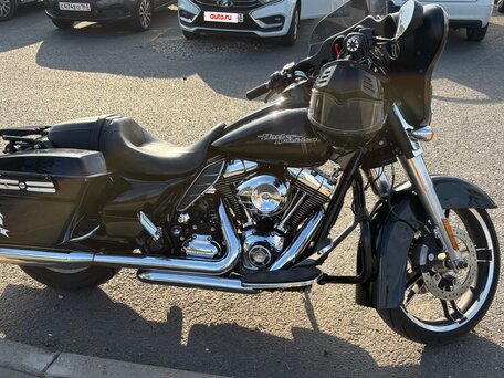 2011 Harley-Davidson Street Glide, чёрный, 1050000 рублей, вид 5