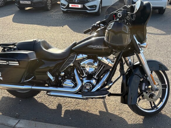 2011 Harley-Davidson Street Glide, чёрный, 1050000 рублей - вид 4