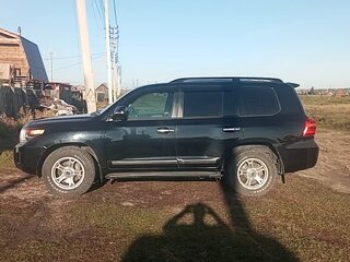 2012 Toyota Land Cruiser 200 Series Рестайлинг 1, чёрный, 3800000 рублей, вид 4