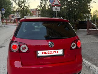 2012 Volkswagen Golf Plus II, красный, 750000 рублей, вид 3