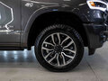 2026 Ram 1500 Crew Cab eTorque V Рестайлинг, серый, 11062679 рублей - вид 8