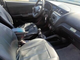 2013 Kia Rio 5-speed III, серебристый, 800000 рублей, вид 4