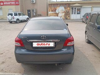 2005 Toyota Belta I, серый, 550000 рублей, вид 4