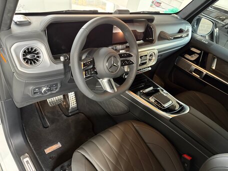 2026 Mercedes-Benz G-Класс 450 d III (W465) Рестайлинг, белый, 23900000 рублей, вид 2