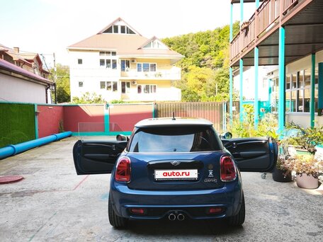 2017 Mini Hatch Cooper S III (F55/F56), синий, 1760000 рублей, вид 2