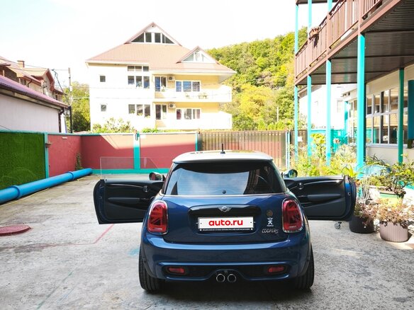 2017 Mini Hatch Cooper S III (F55/F56), синий, 1760000 рублей - вид 1
