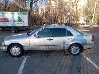 1997 Mercedes-Benz C-Класс 180 I (W202), белый, 550000 рублей, вид 4
