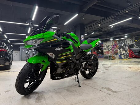 2022 Kawasaki Ninja 400, зелёный, 650000 рублей, вид 3