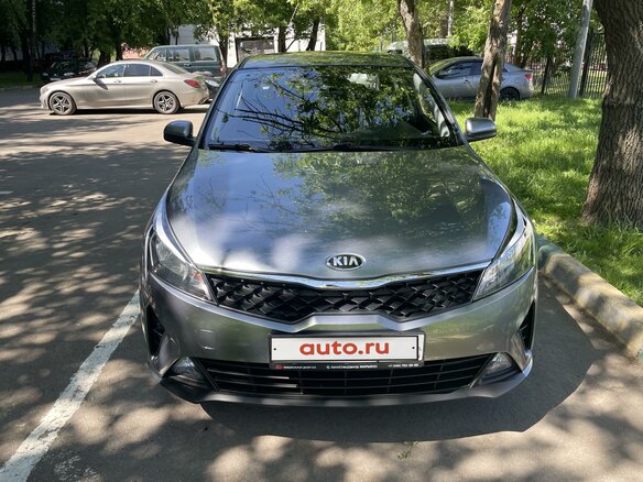 2020 Kia Rio IV Рестайлинг, серый