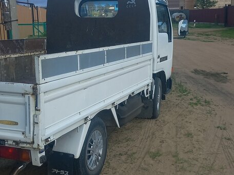 1998 Nissan Atlas, белый, 1000000 рублей, вид 2