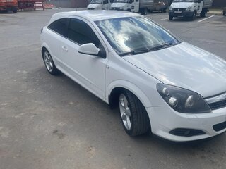 2010 Opel Astra GTC H Рестайлинг, белый, 600000 рублей, вид 1