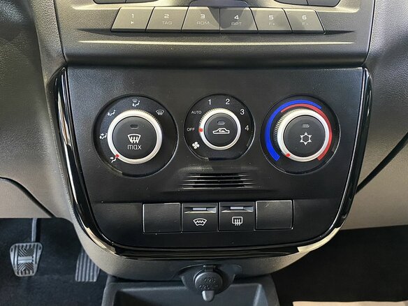 2026 Lada (ВАЗ) Granta Sport I Рестайлинг, чёрный, 1627000 рублей - вид 12