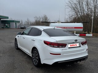 2019 Kia Optima IV Рестайлинг, белый, 1790000 рублей, вид 4