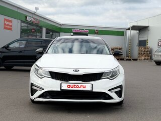 2019 Kia Optima IV Рестайлинг, белый, 1499999 рублей, вид 3