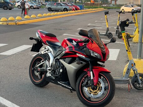 2007 Honda CBR 600RR, красный, 700000 рублей, вид 1
