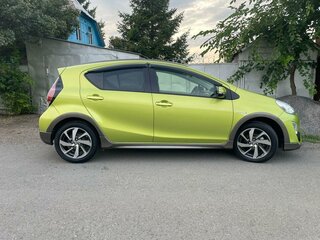 2016 Toyota Aqua I Рестайлинг, зелёный, 1150000 рублей, вид 1