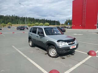 2014 Chevrolet Niva I Рестайлинг, серебристый, 650000 рублей, вид 3