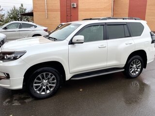 2020 Toyota Land Cruiser Prado 150 Series Рестайлинг 2, белый, 6499000 рублей, вид 5