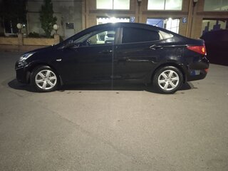 2013 Hyundai Solaris I, чёрный, 930000 рублей, вид 5