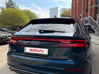 2021 Audi Q8 55 TFSI I (4M), синий, 7950000 рублей, вид 3