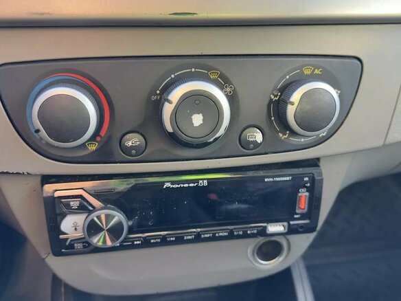 2012 Renault Fluence I, жёлтый, 350000 рублей - вид 13