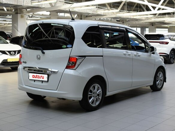 2014 Honda Freed I Рестайлинг 2, белый, 985000 рублей - вид 6
