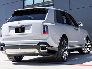 2025 Rolls-Royce Cullinan I Рестайлинг (Series II), серебристый, 48296987 рублей, вид 3