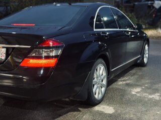 2006 Mercedes-Benz S-Класс 320 V (W221), чёрный, 1200000 рублей, вид 1